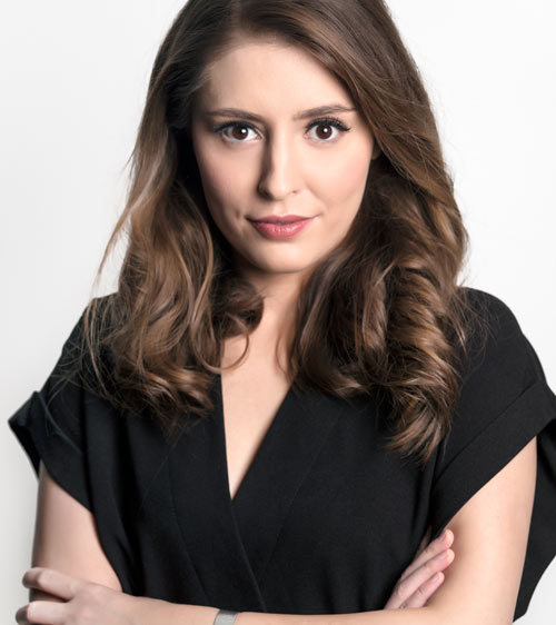 Portrait of Elana Mindru